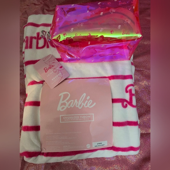 Barbie Bundle! Oversized throw and cosmetic bag! NWT! - Picture 10 of 14